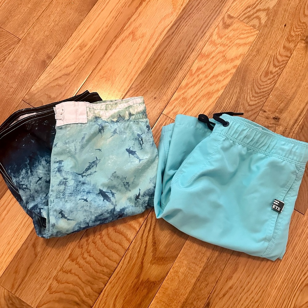 2 pr. Swim trunks: Billabong, Old Navy